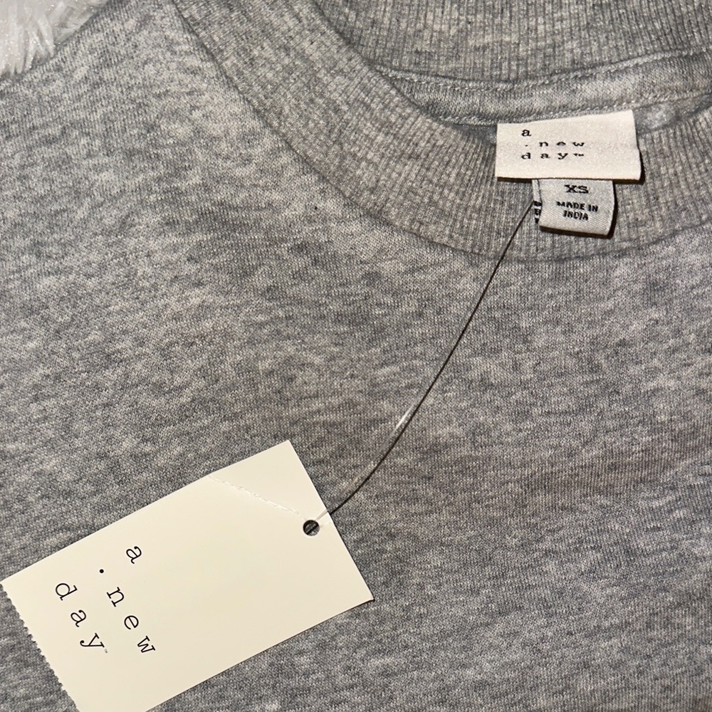 A New Day Crystal Bow Embellished Sweatshirt - XS NEW - Picture 2 of 4